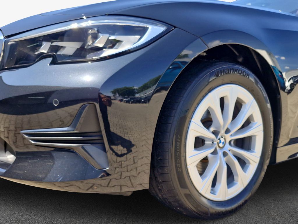 BMW 320i Touring Aut. Advantage - Samsaru's Car Outlet