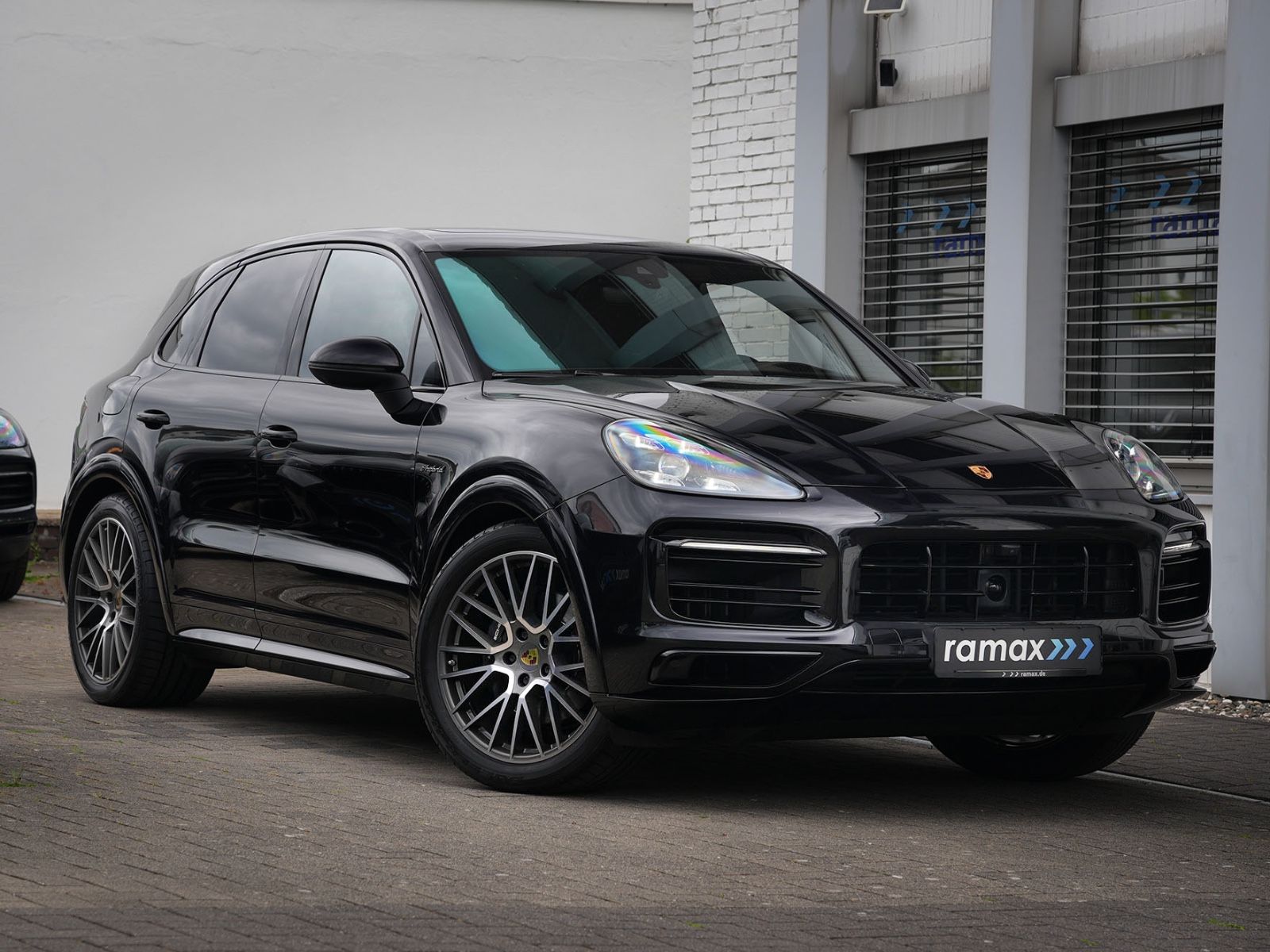 Porsche E-Hybrid MY24-INNODRIVE-ACC-LUFTF.-PANO-BOSE-RS