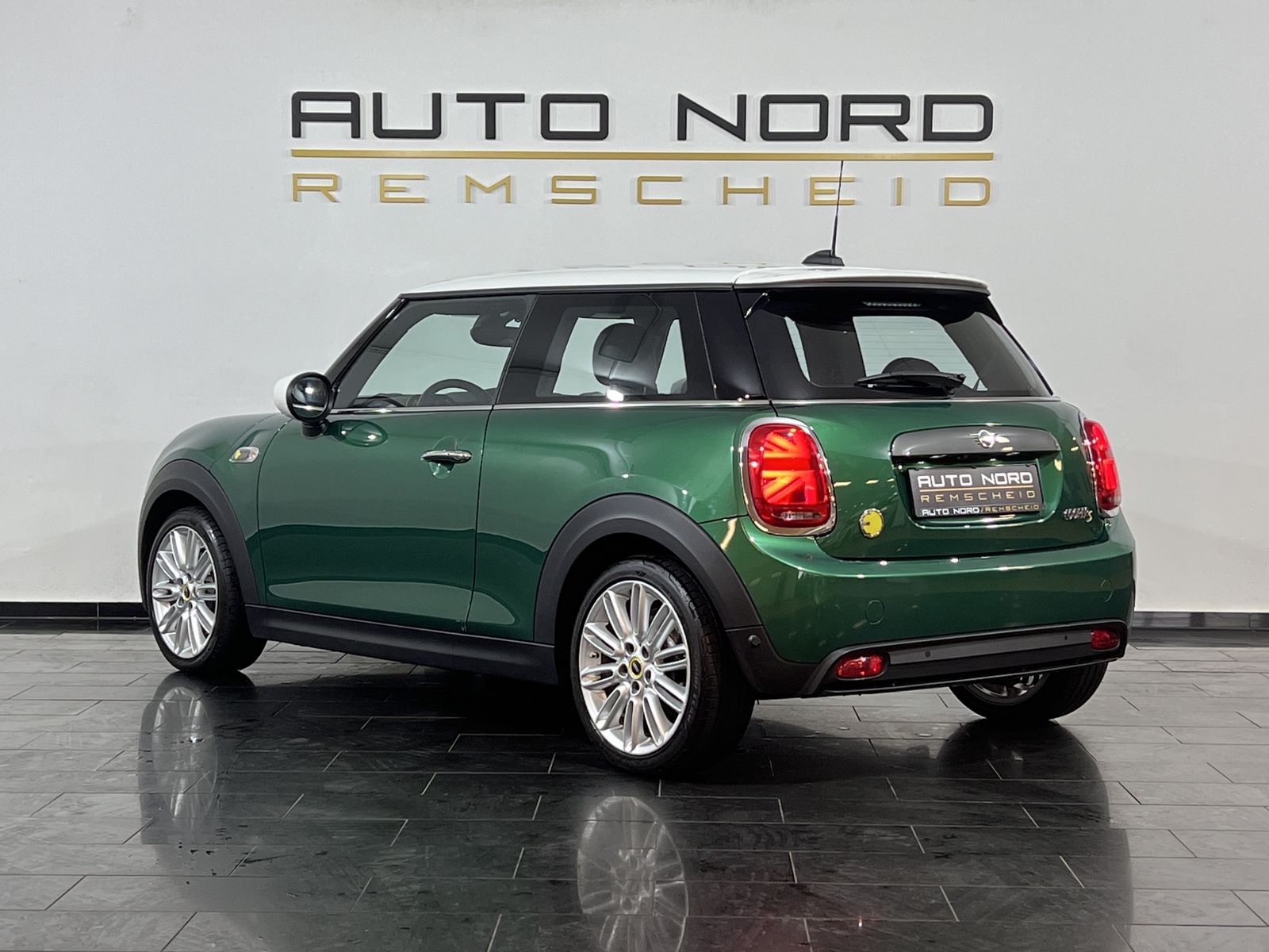 MINI Cooper SE Trim - Samsaru's Car Outlet