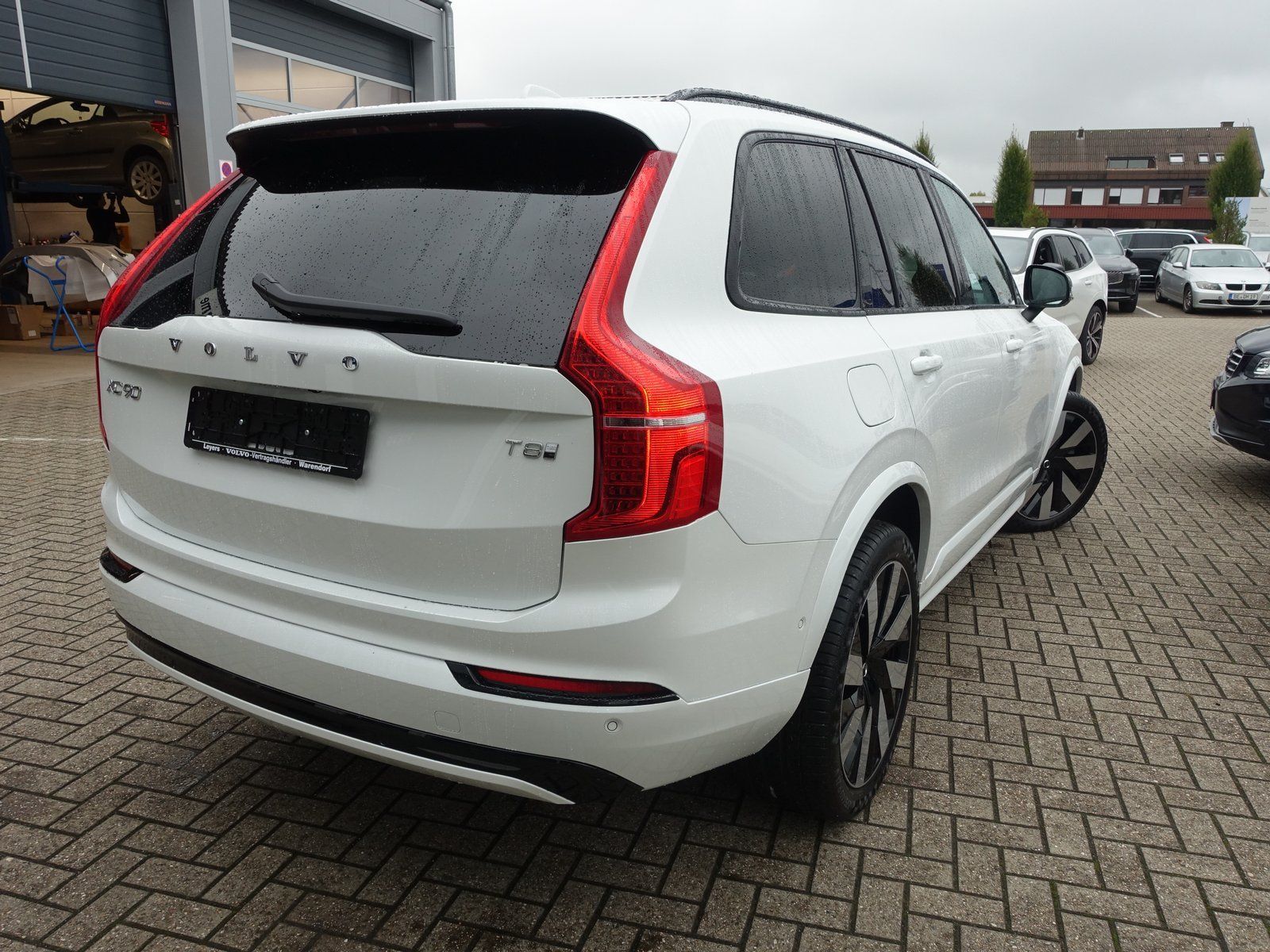 Volvo XC90 Plus Dark T8 AWD Plug-inHybrid/AHK/360°/H&K