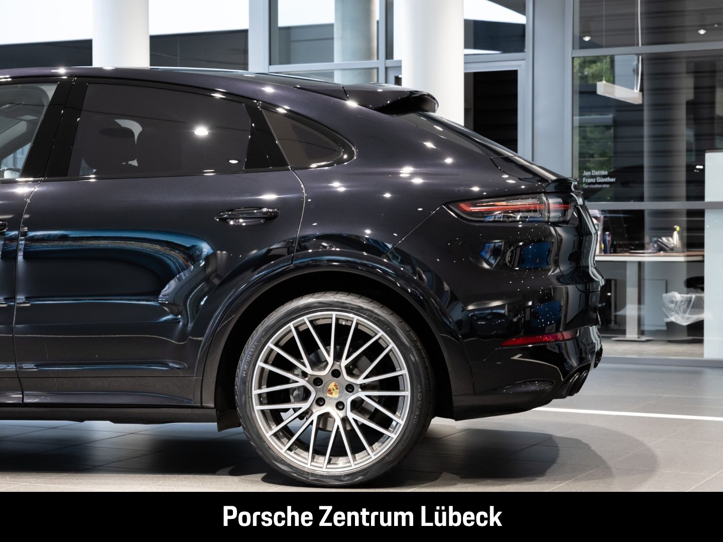 Porsche Cayenne S Coupe Hinterachslenkung Head-Up