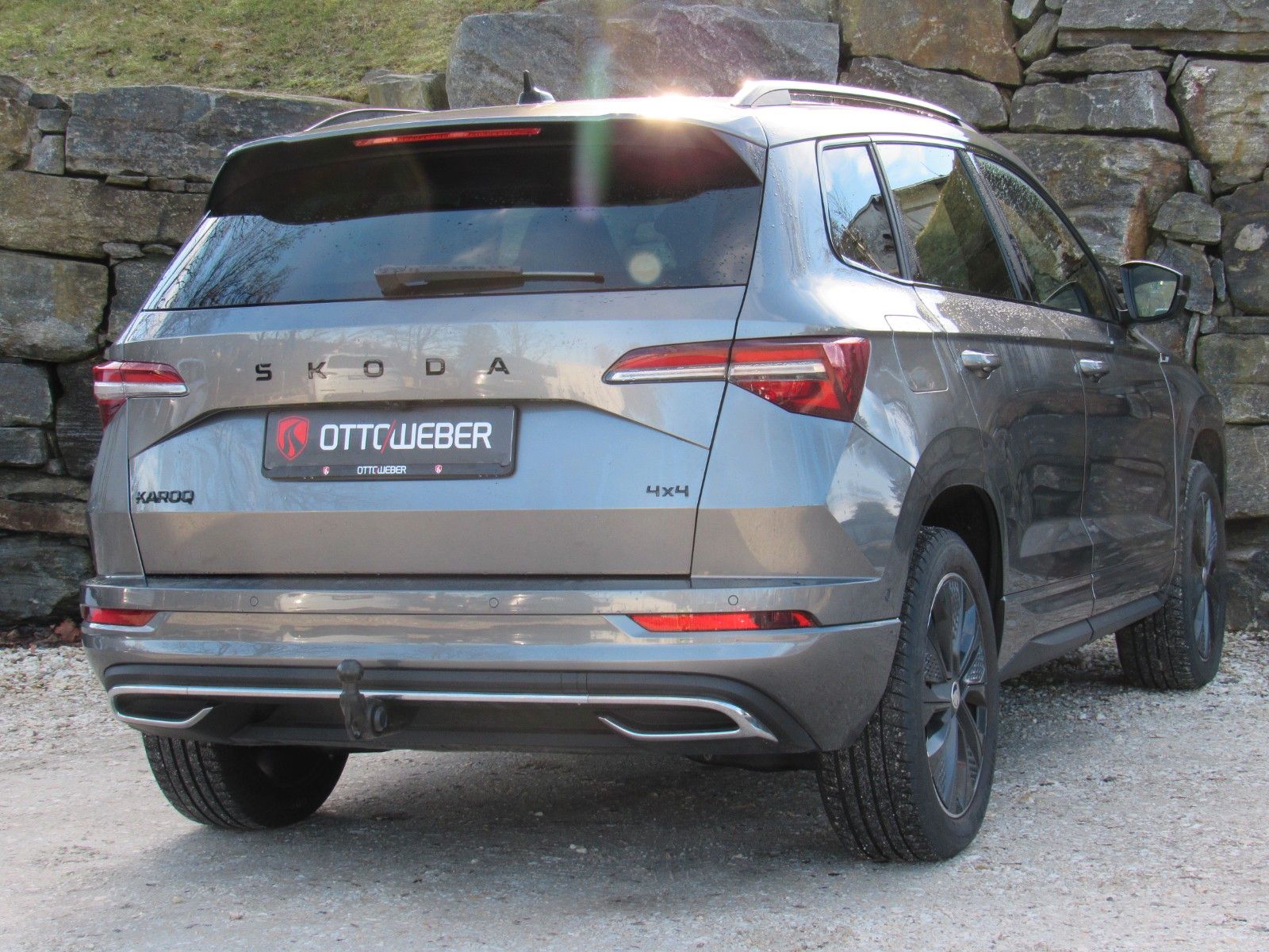 Skoda Karoq 2.0l TDI DSG 4x4 Sportline AHK 360° CANTON
