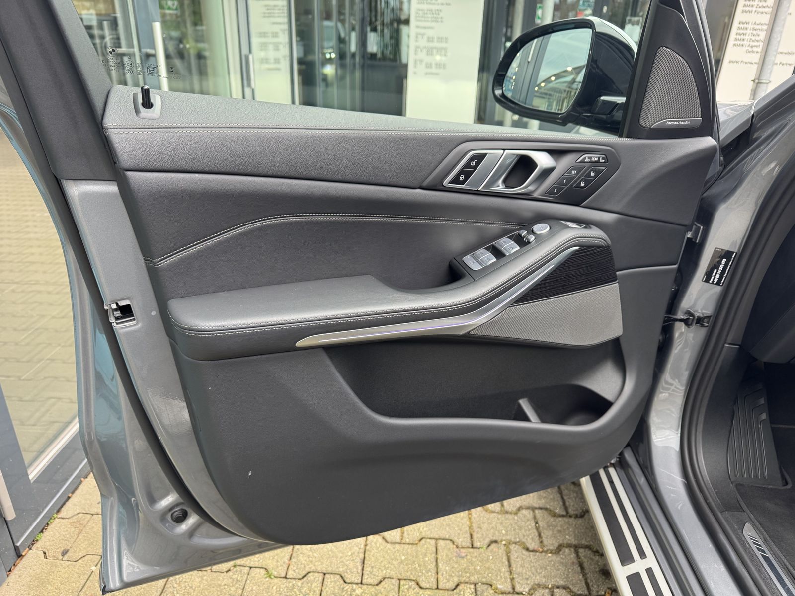 BMW X7 xDrive40i M Sport AHK P-SKY 6-Sitze StHzg h&k