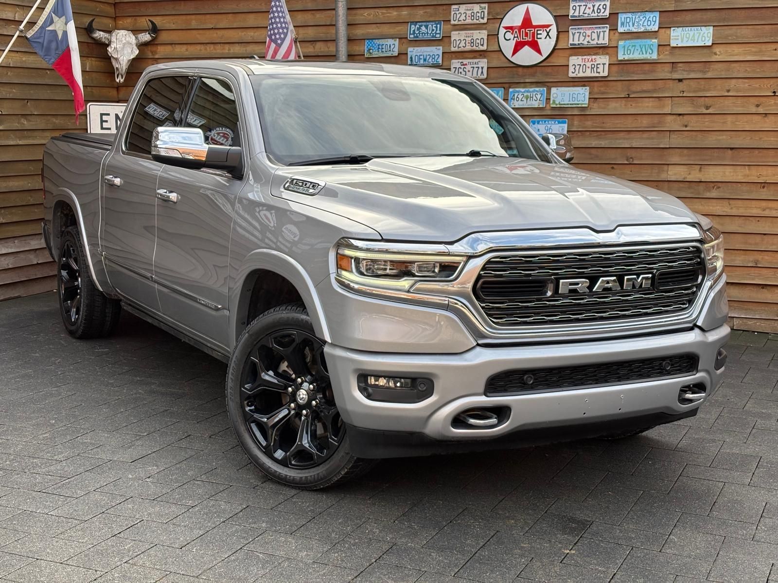 Dodge RAM 1500 5,7 Limited 4x4 LED Pano AHK Memory LPG