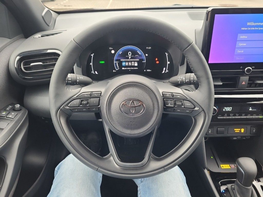Toyota Yaris Cross Hybrid 130 1.5 VVT-i Black & White