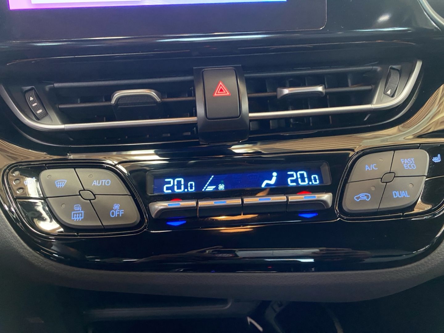 Toyota C-HR 2.0 Hybrid Team D *LED*ACC*CarPlay*CAM*SHZ*