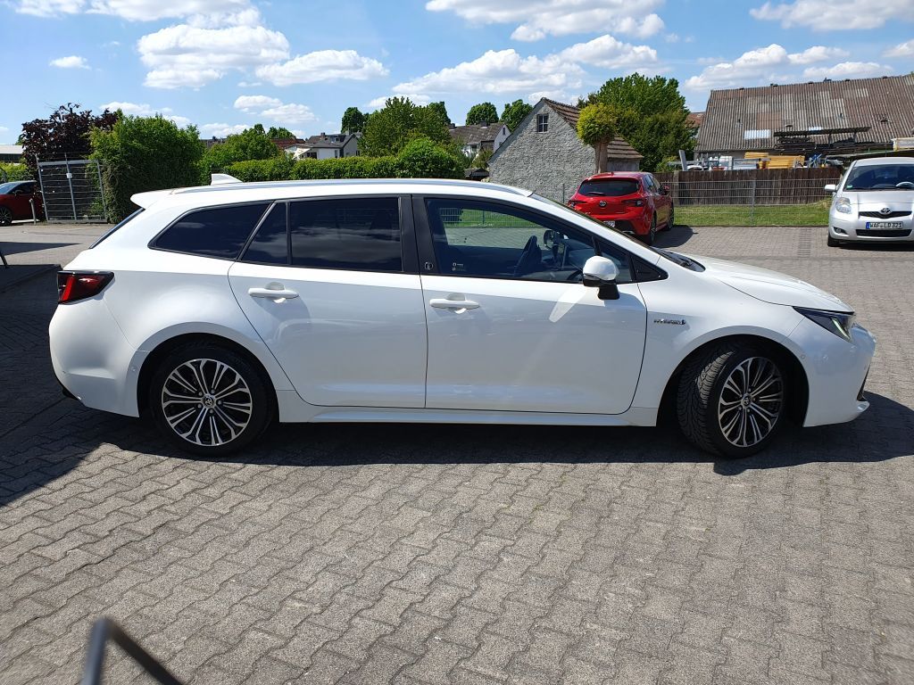 Toyota Corolla 2.0 Hybrid - Samsaru's Car Outlet