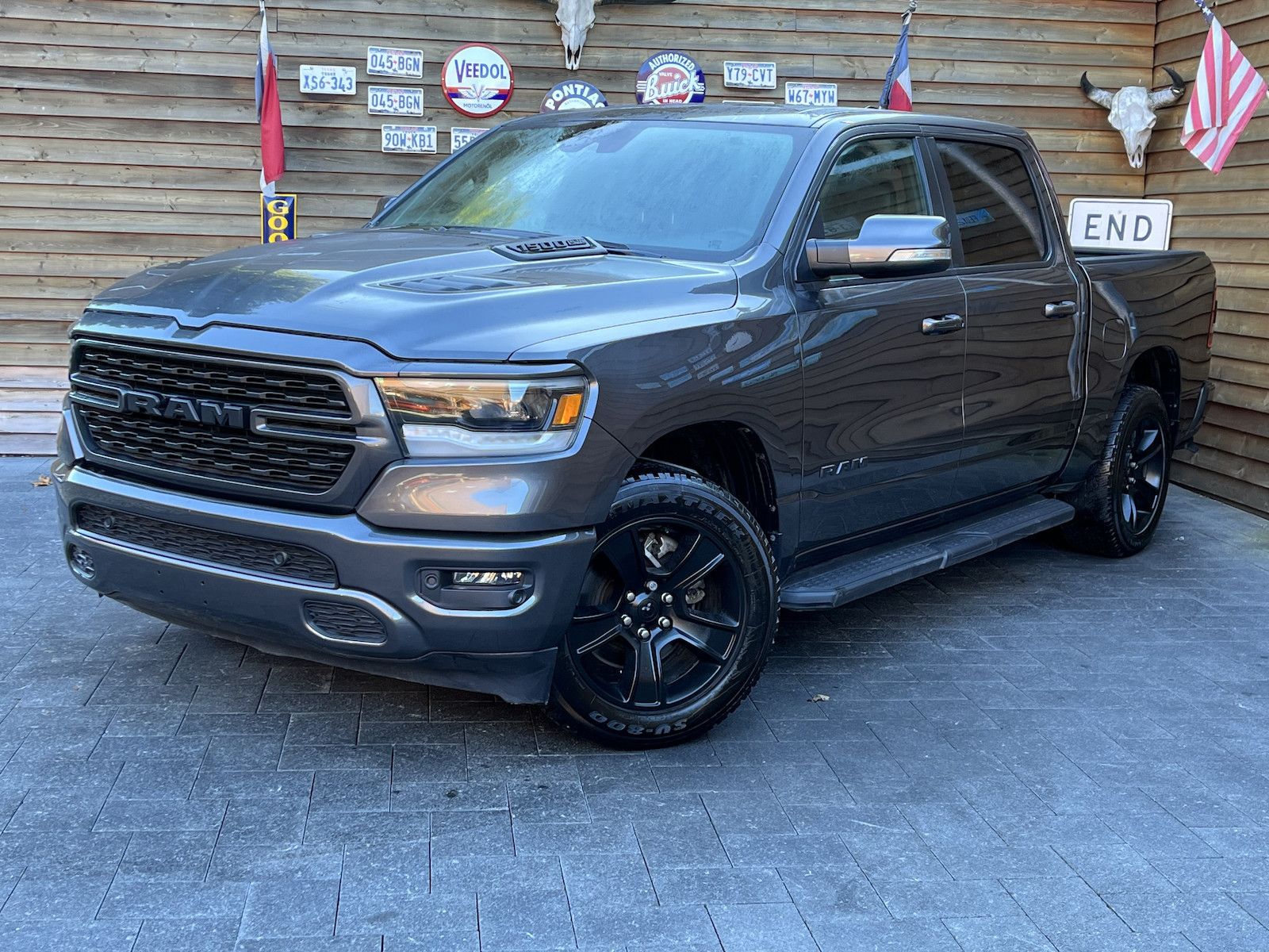 Dodge RAM 1500 SPORT 5,7L Pano 4x4 LPG 12´´ Navi AHK