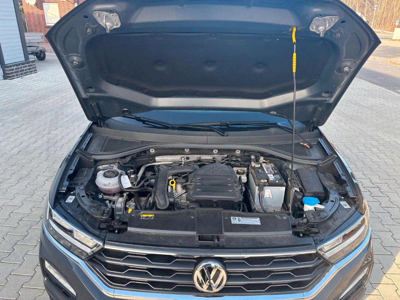 Volkswagen T-Roc - Samsaru's Car Outlet