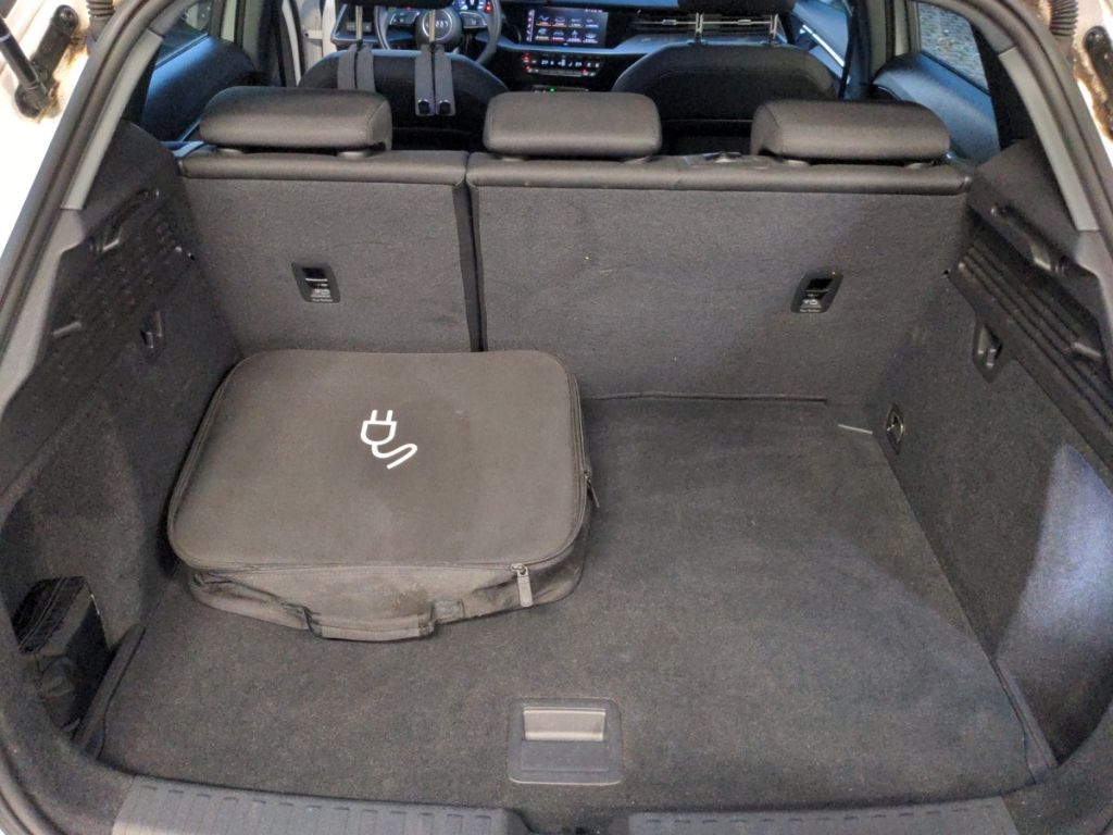 Audi A3 Sportback 40TFSIe S tronic LED Navi SHZ GRA P