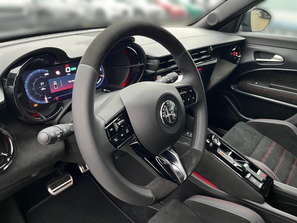 Alfa Romeo Junior Elettrica-280 VELOCE 207kW