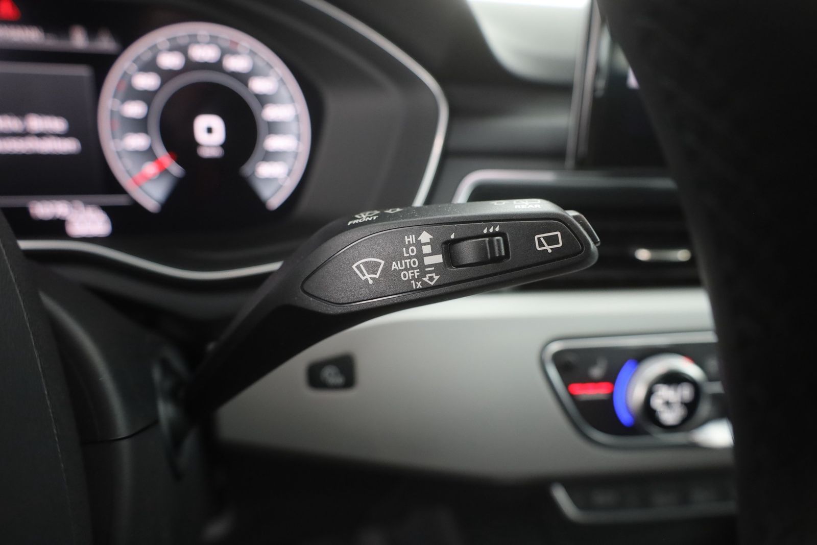 Audi A4 40 TDI Avant S-tronic - Samsaru's Car Outlet