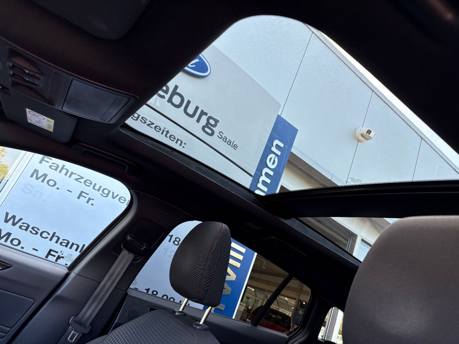 Ford Focus Turnier ST-Line X AHK NAVI LED PANO-SD EHK