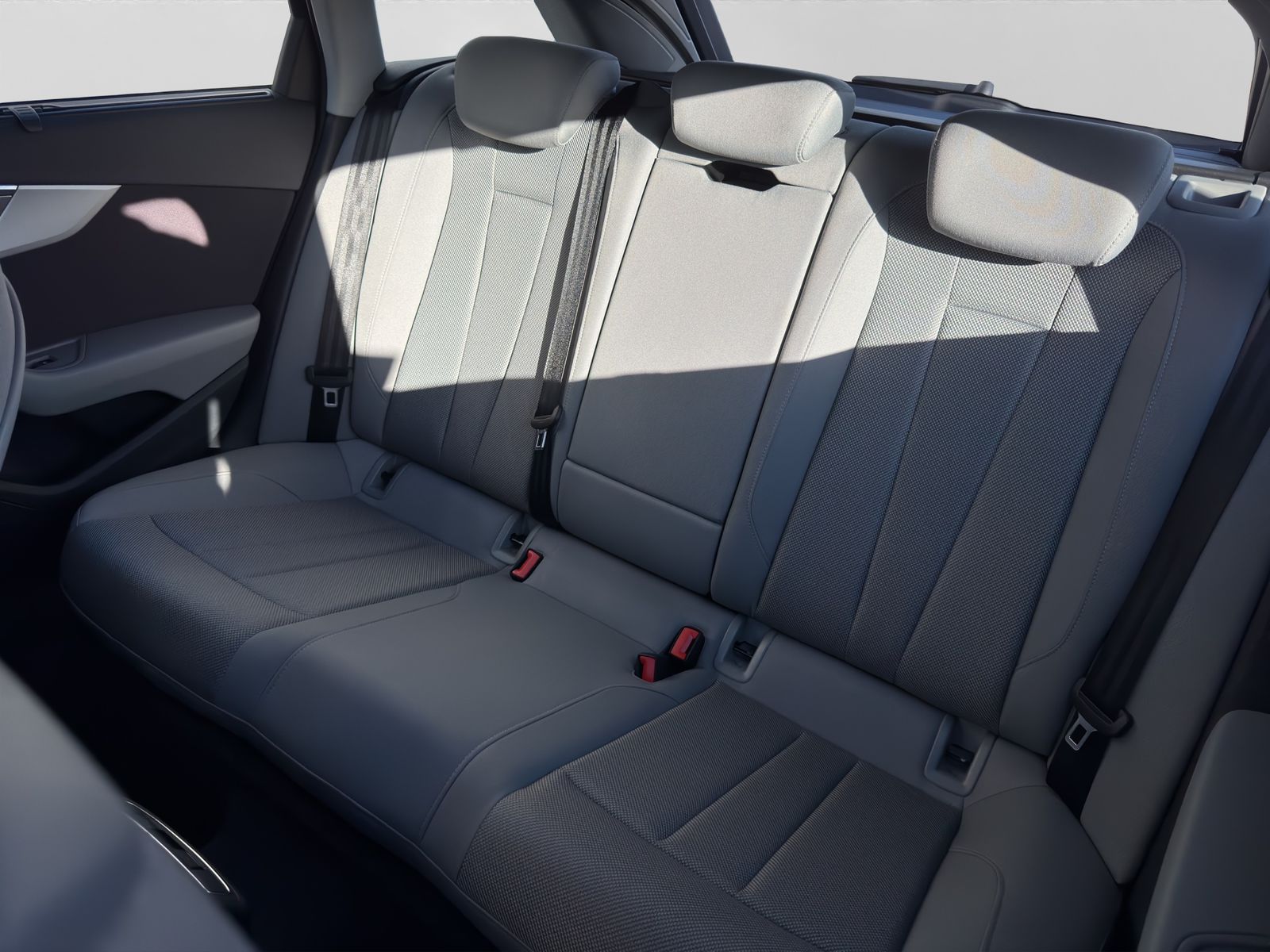 Audi A4 Avant 35 2.0 TFSI - Samsaru's Car Outlet