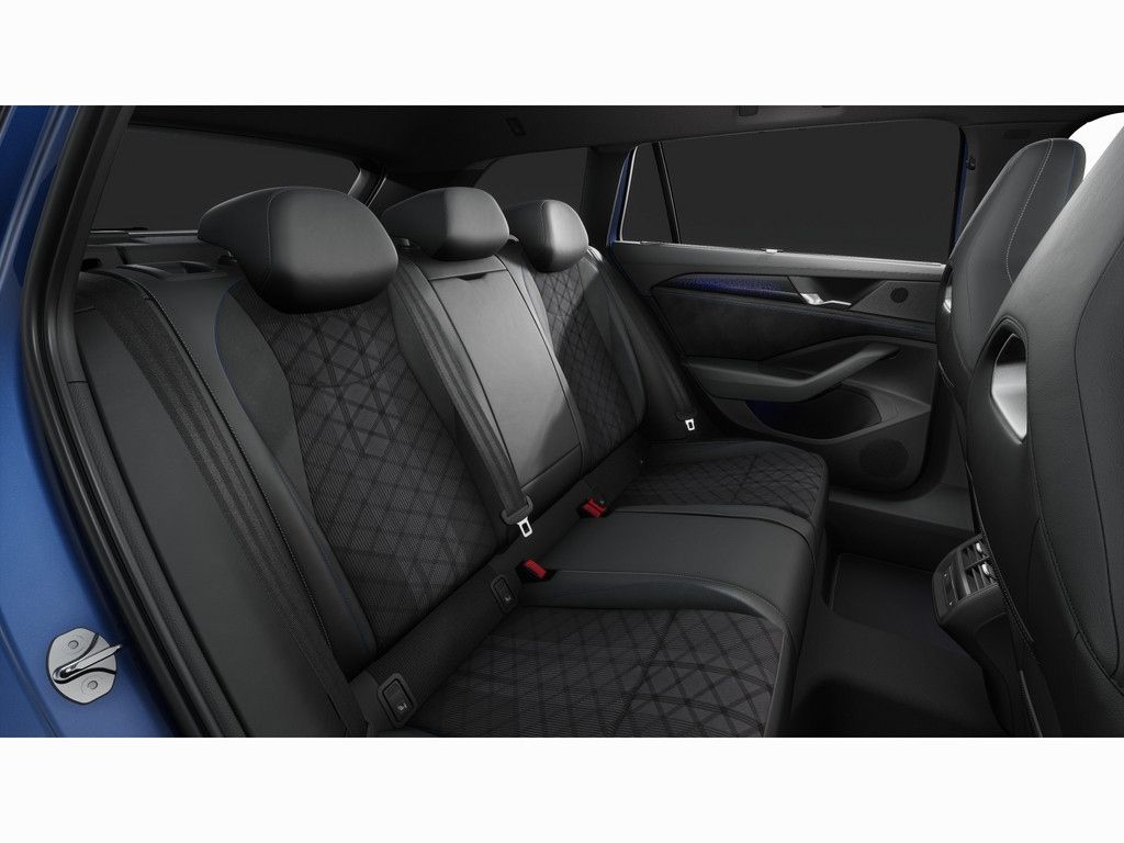 Volkswagen Passat Variant 2.0 TSI 4Motion R-Line +AHK