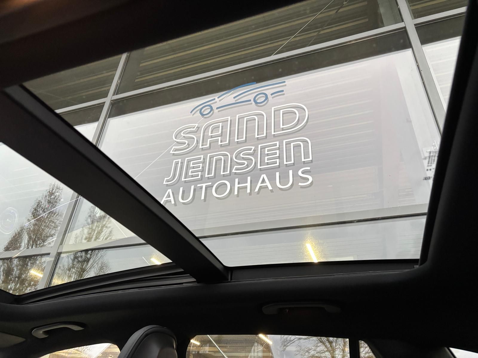 Mercedes-Benz GLC 300 d 4M AMG Line Prem+ Fahras+ AHK Pano HUD