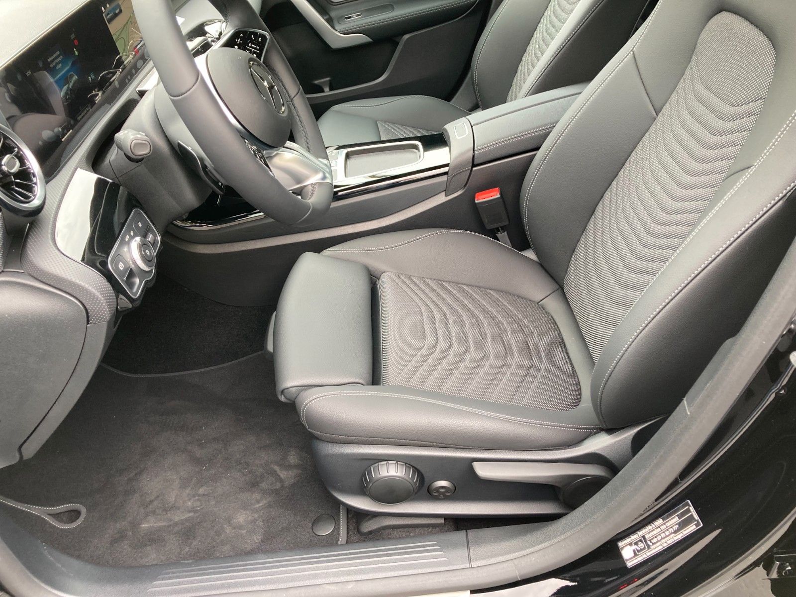Mercedes-Benz A 250 e - Samsaru's Car Outlet