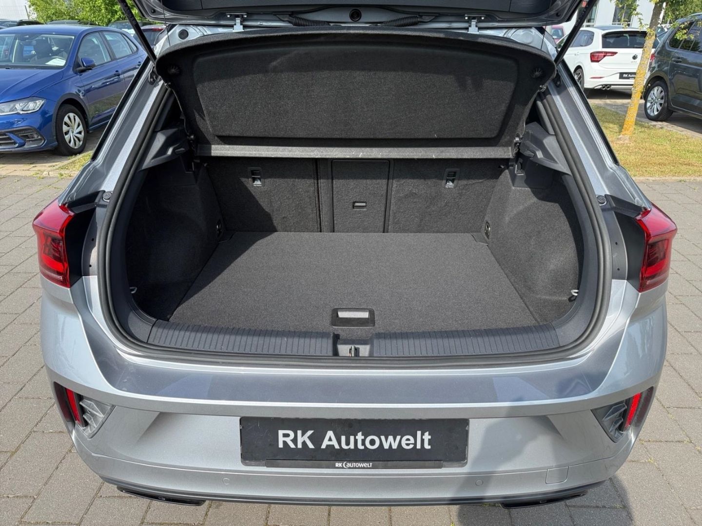 Volkswagen T-Roc R-Line 4motion 2.0 TSI - Samsaru's Car Outlet