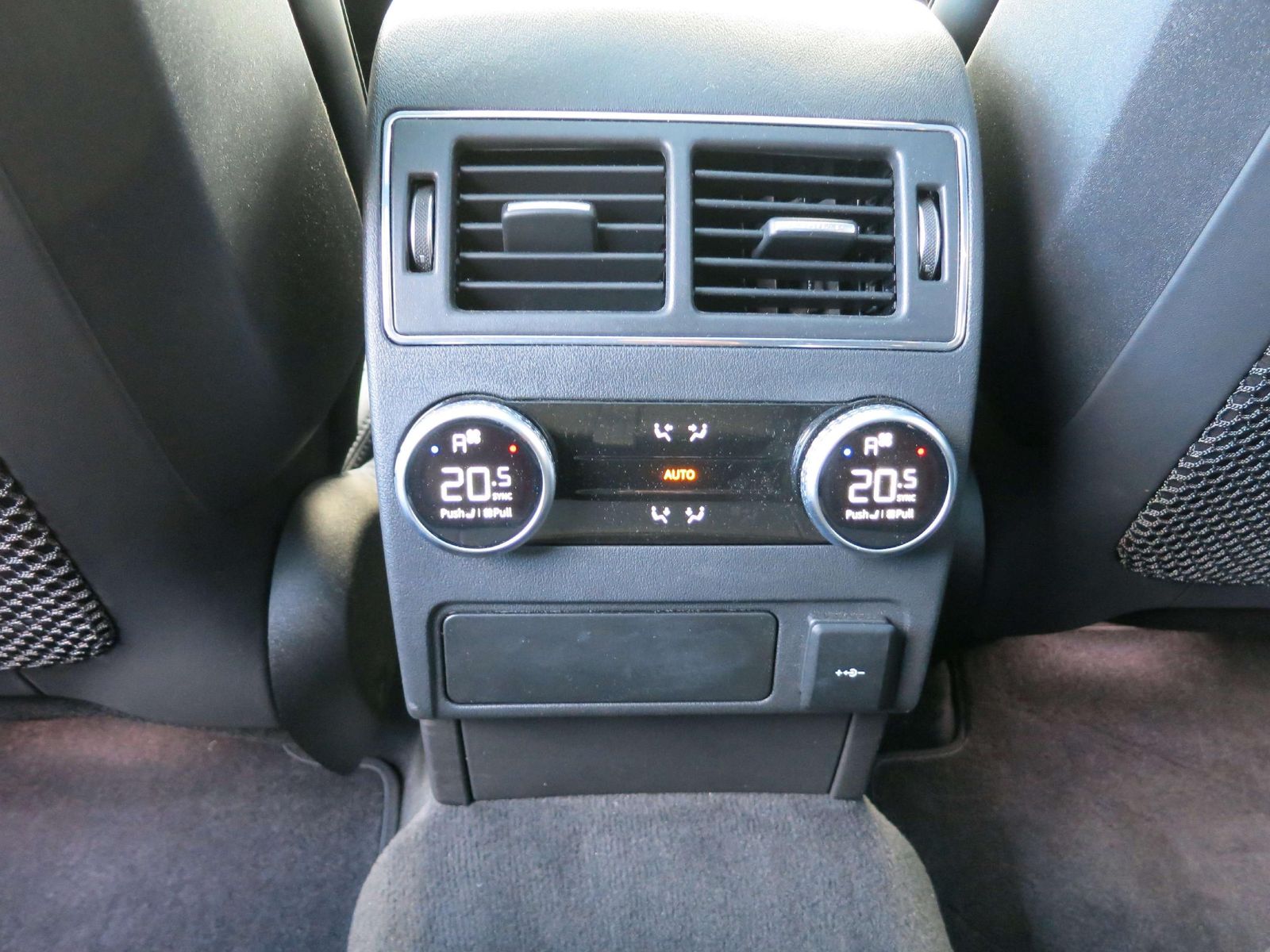 Jaguar F-Pace SVR AWD Subwoofer ACC HEAD-UP KAMERA 21