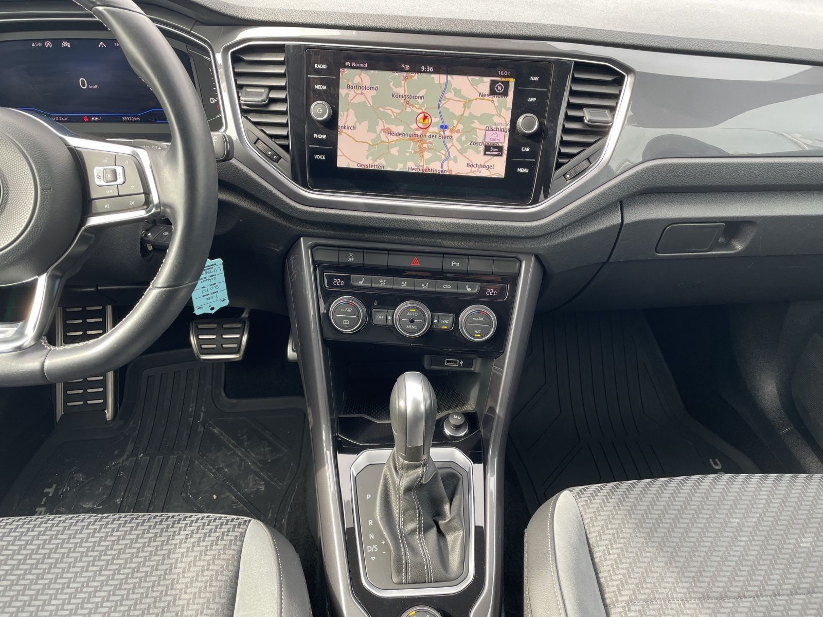 Volkswagen T-Roc 2.0 TSI DSG 4Motion Sport R-line - Samsaru's Car Outlet