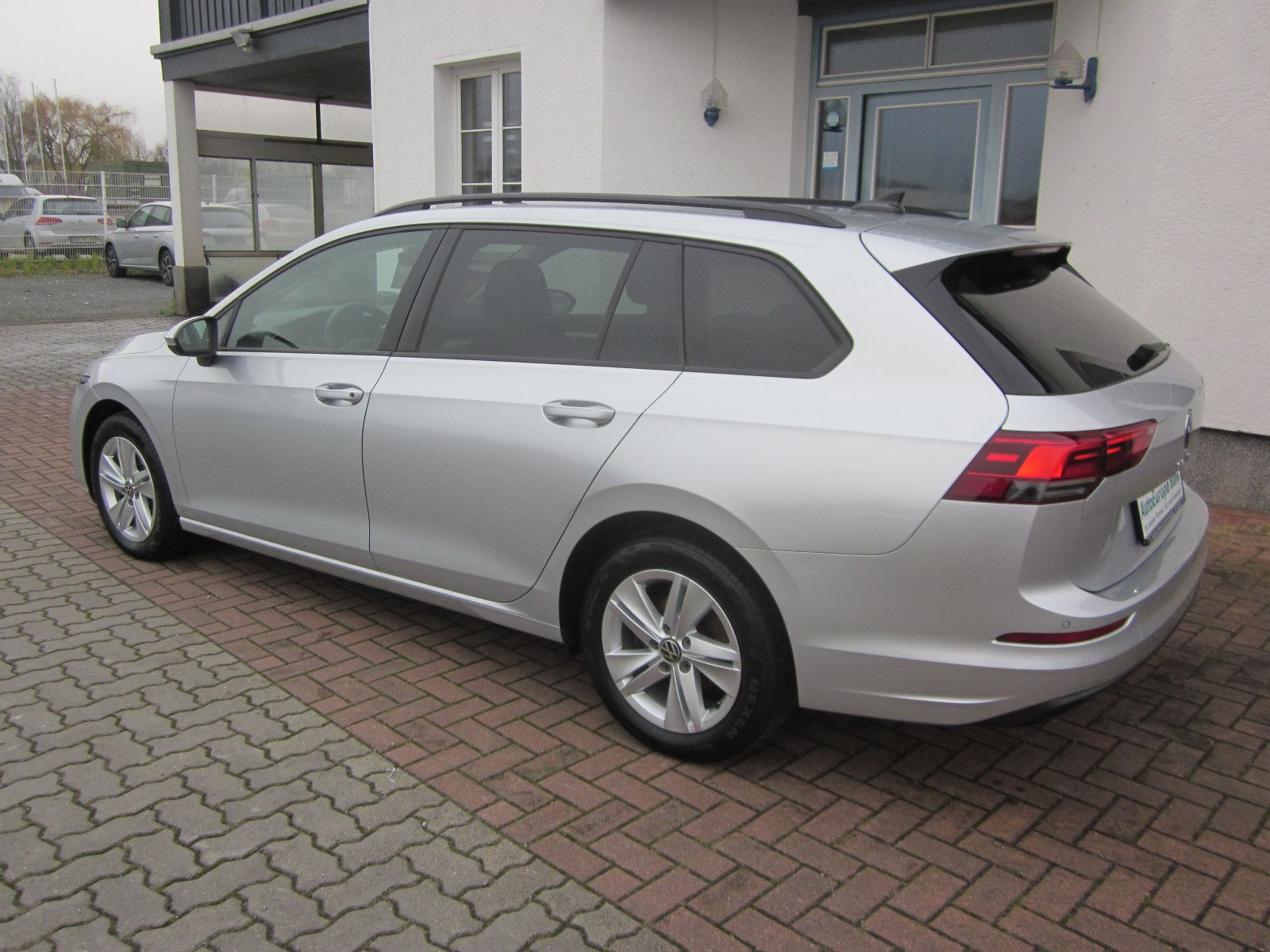 Volkswagen Golf VIII Variant Life - Samsaru's Car Outlet