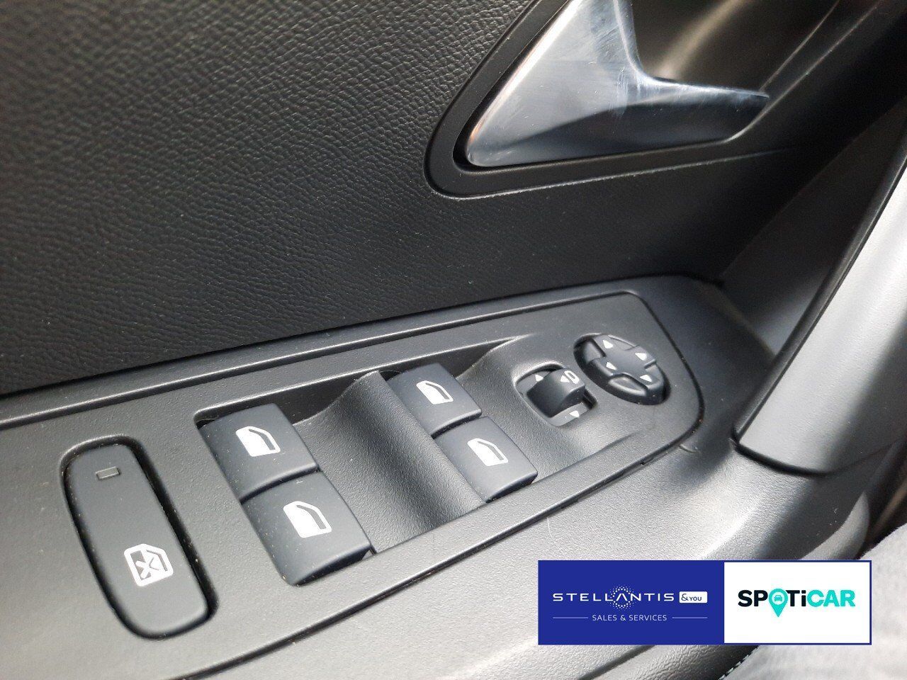 Peugeot 2008 e-Allure Pack - Samsaru's Car Outlet