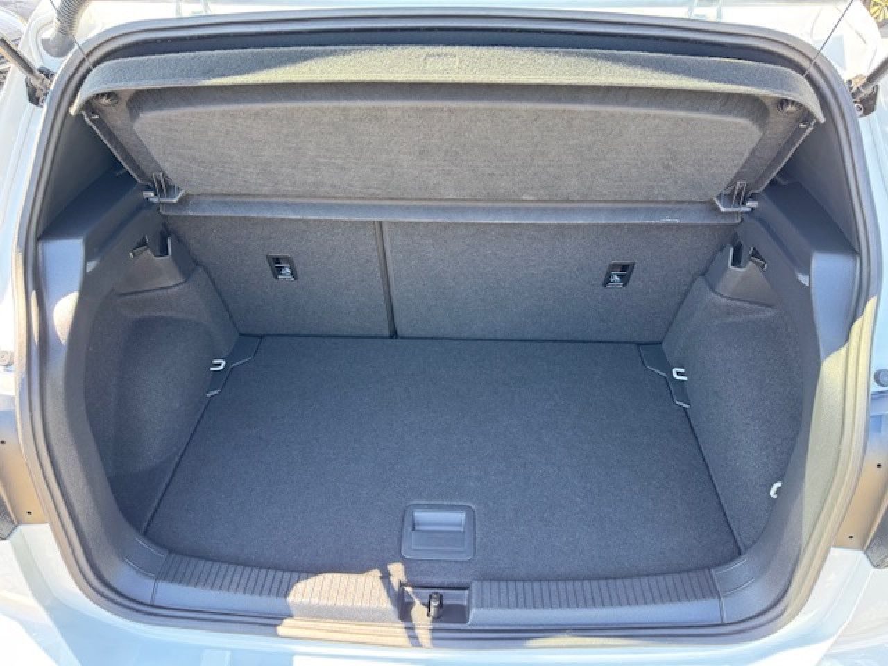 Volkswagen T-Cross R-Line - Samsaru's Car Outlet