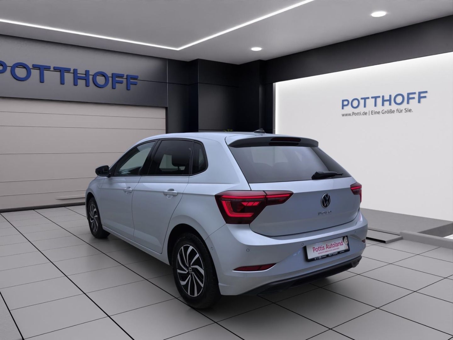 Volkswagen Polo 1.0 TSI DSG LIFE - Samsaru's Car Outlet
