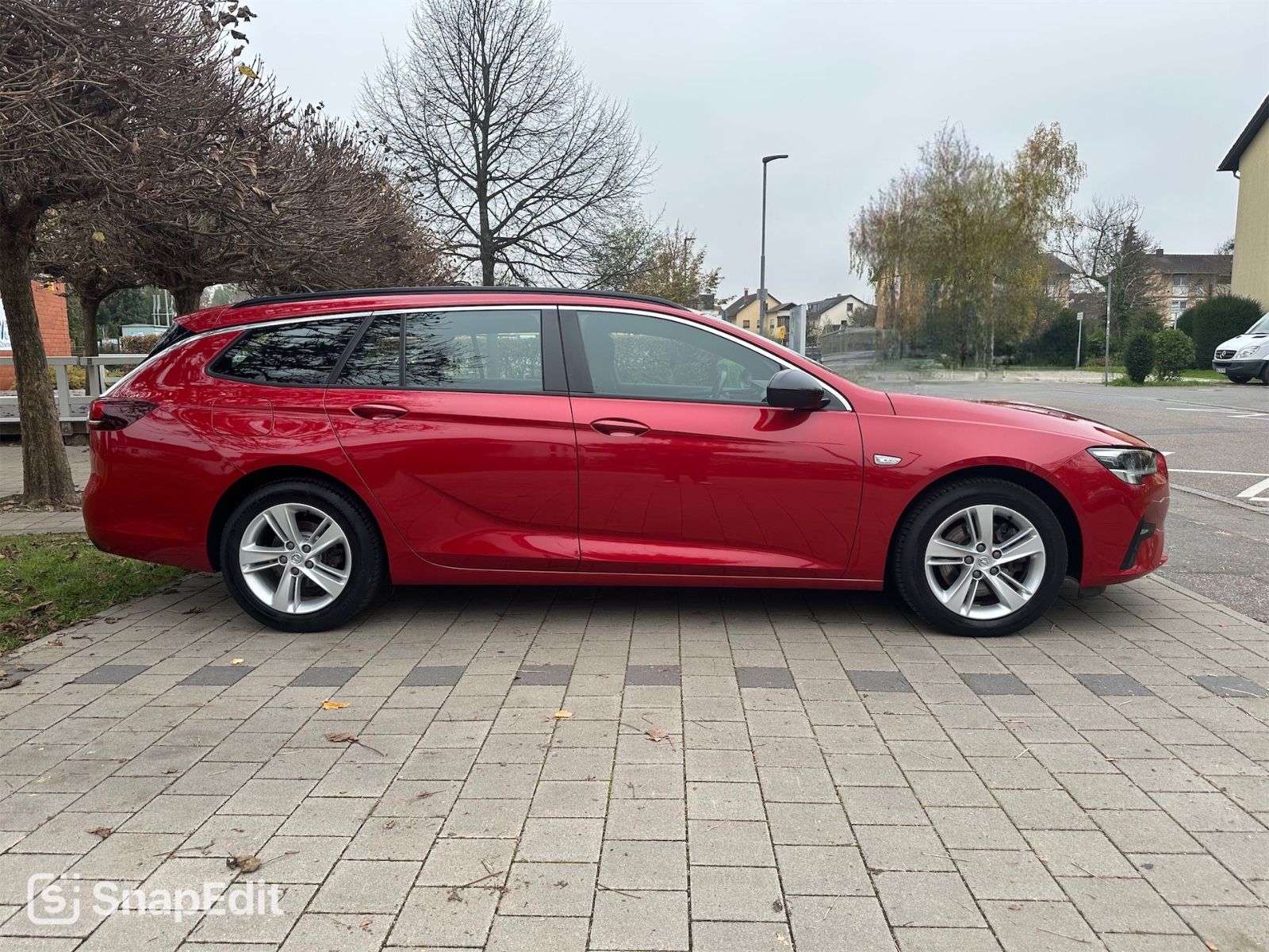 Opel Insignia Sports Business - Samsaru's Car Outlet