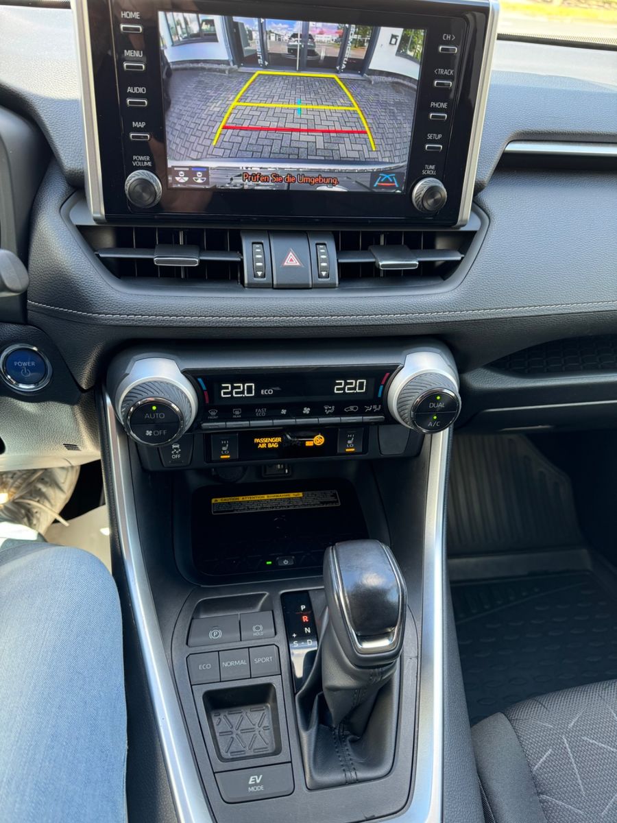 Toyota RAV4 Hybrid 4x2 - Samsaru's Car Outlet