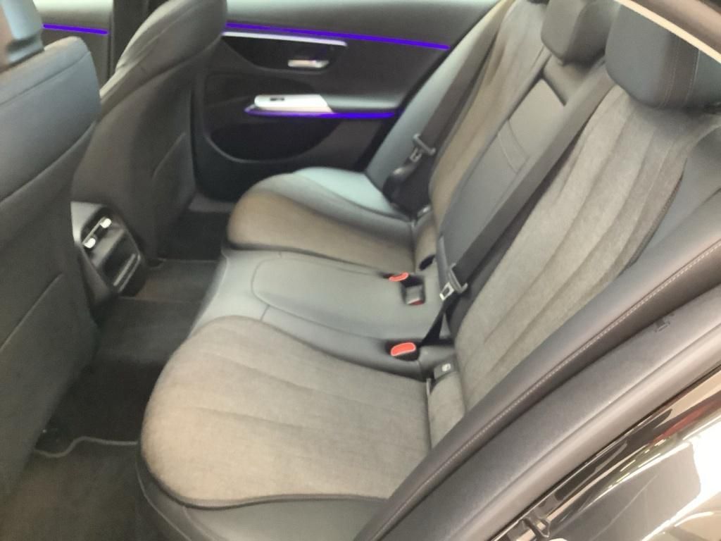 Mercedes-Benz E 200 Avantgarde - Samsaru's Car Outlet