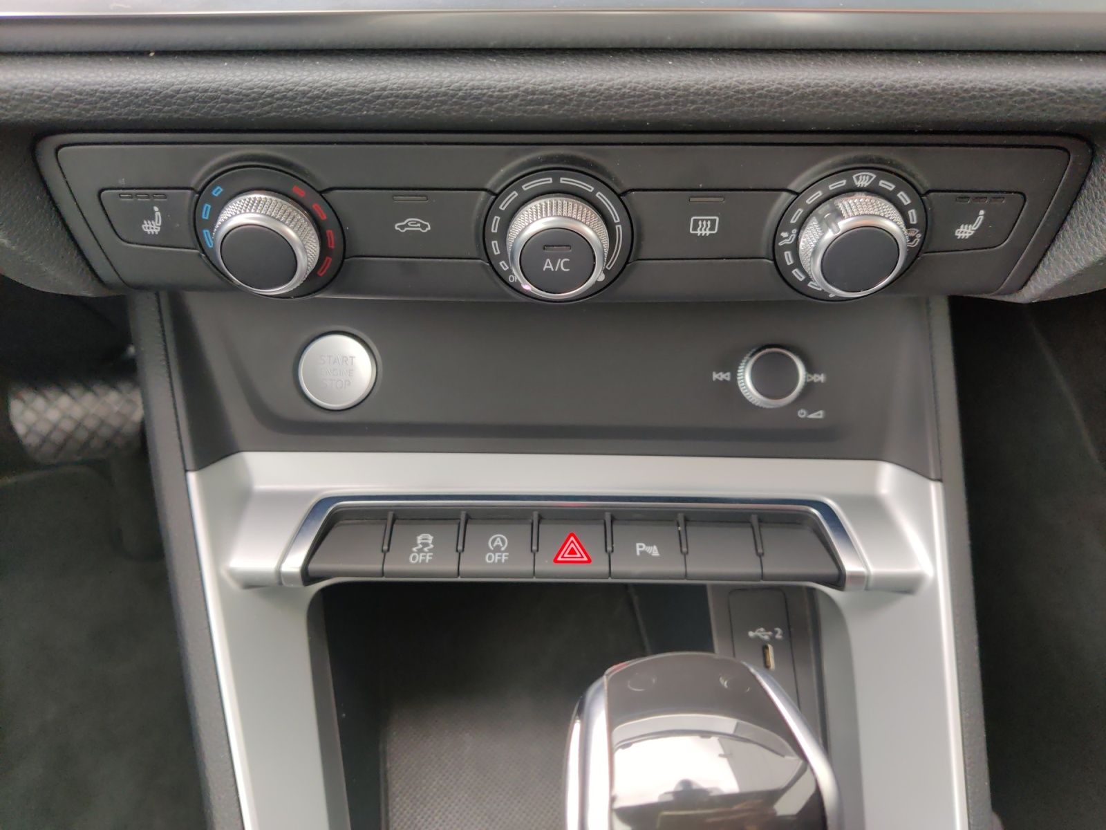 Audi Q3 40 TFSI quattro advanced - Samsaru's Car Outlet