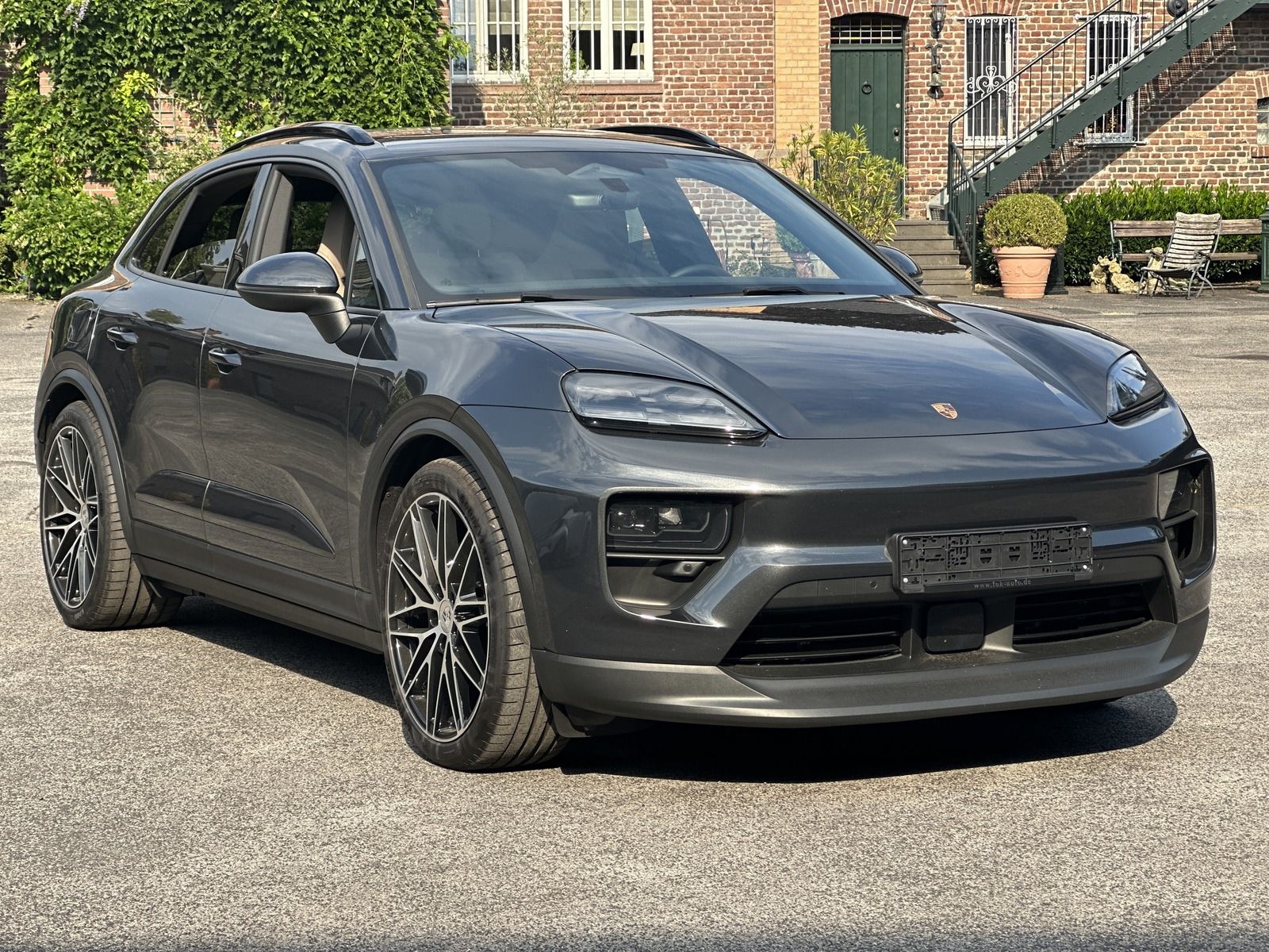 Porsche Macan 4 INNODRIVE - Samsaru's Car Outlet