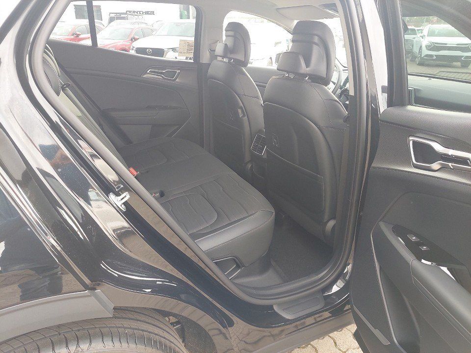 Kia Sportage Vision 1.6T Hybrid Komfort 2WD - Samsaru's Car Outlet