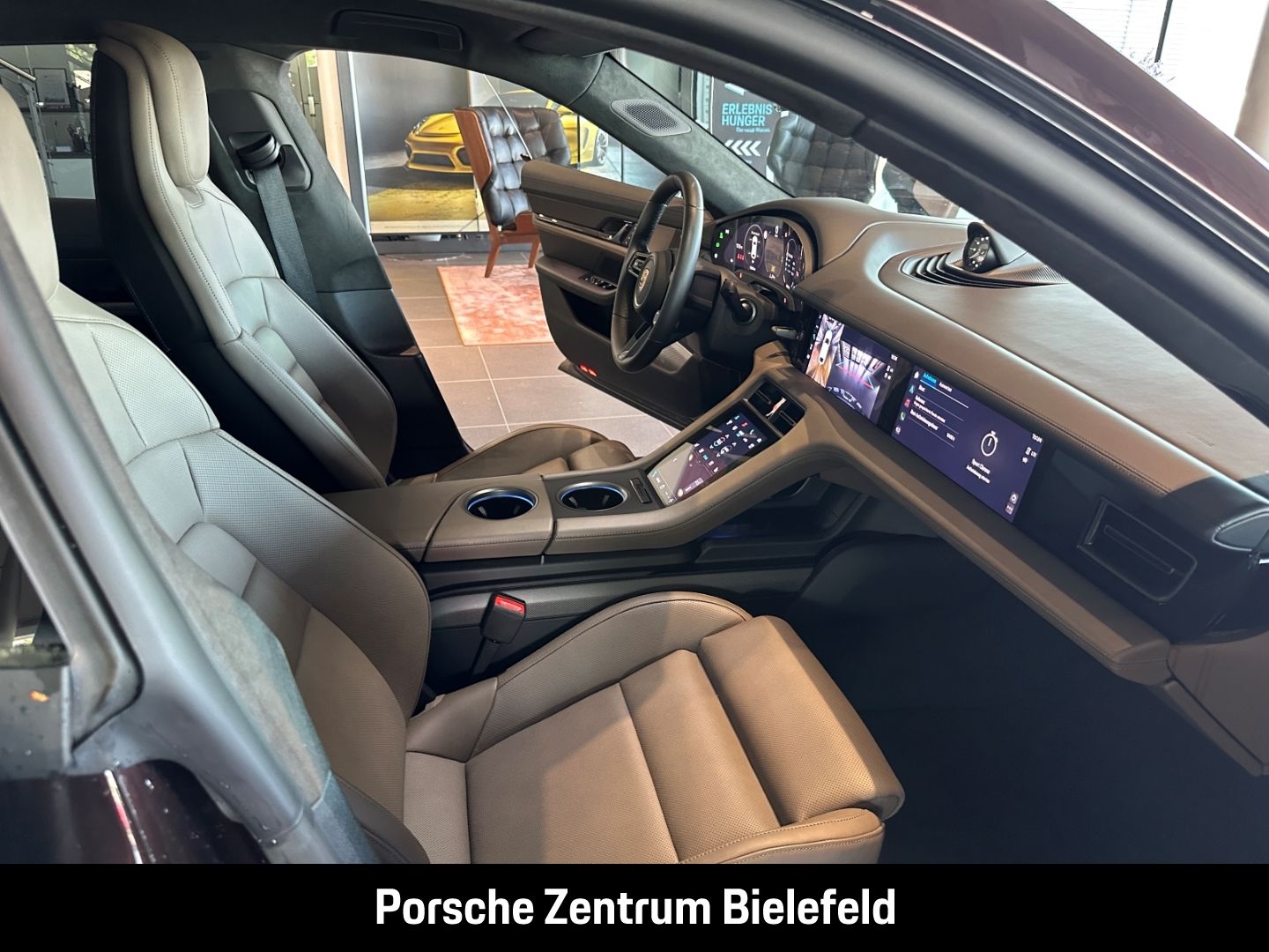 Porsche Taycan Turbo S Cross Turismo Burmester Panorama