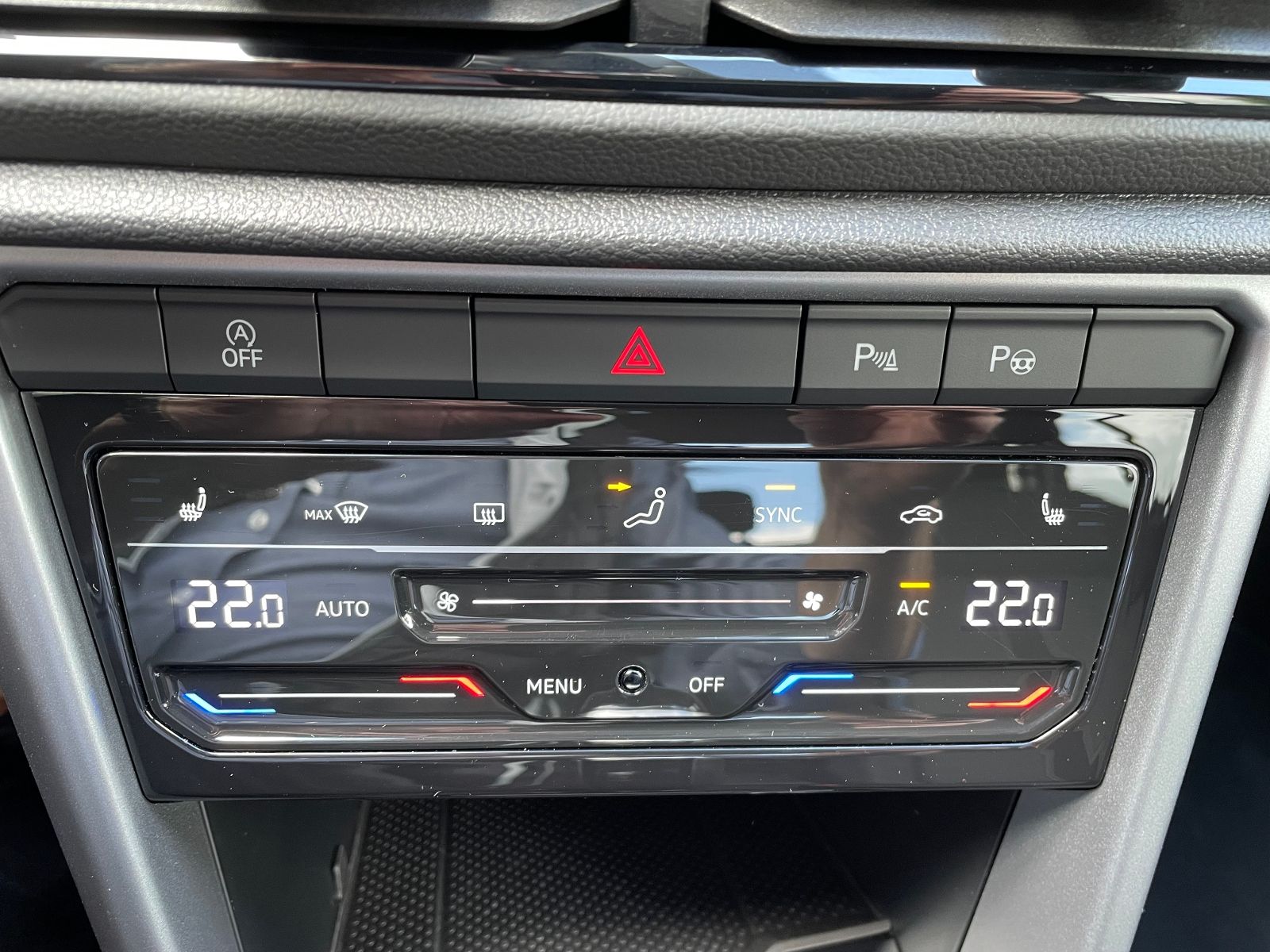 Volkswagen T-Roc 1.5 TSI Life DSG - Samsaru's Car Outlet
