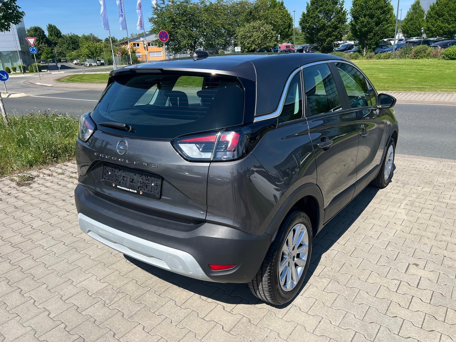 Opel Crossland 1.5 D Elegance - Samsaru's Car Outlet