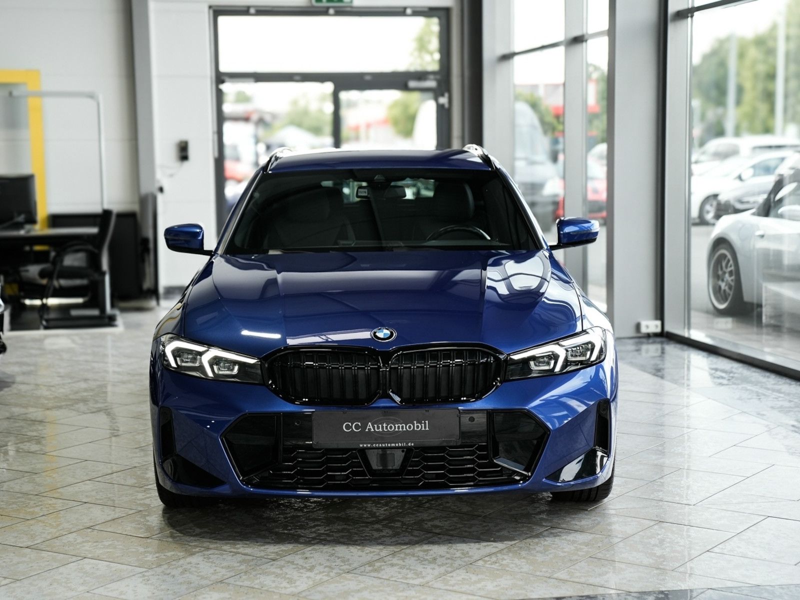 BMW 320d xDrive Touring M Sport - Samsaru's Car Outlet