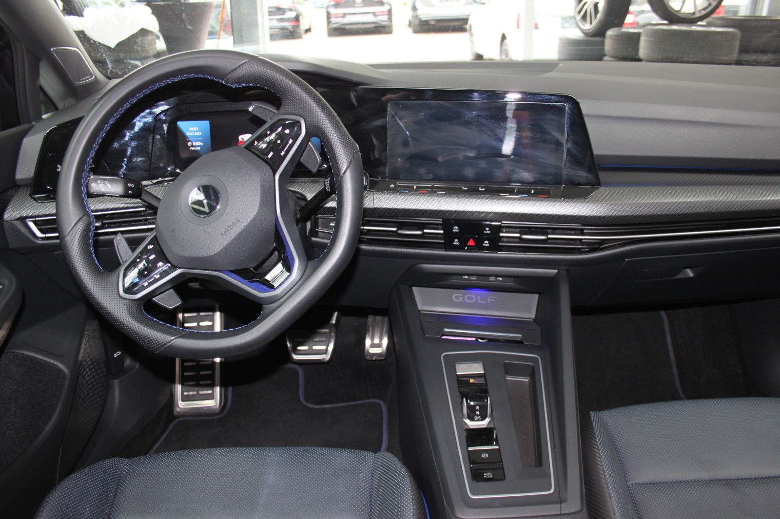 Volkswagen Golf VIII Lim./R/BLCKSTYLE/DSG/LEDER/R-PERFO-PAK