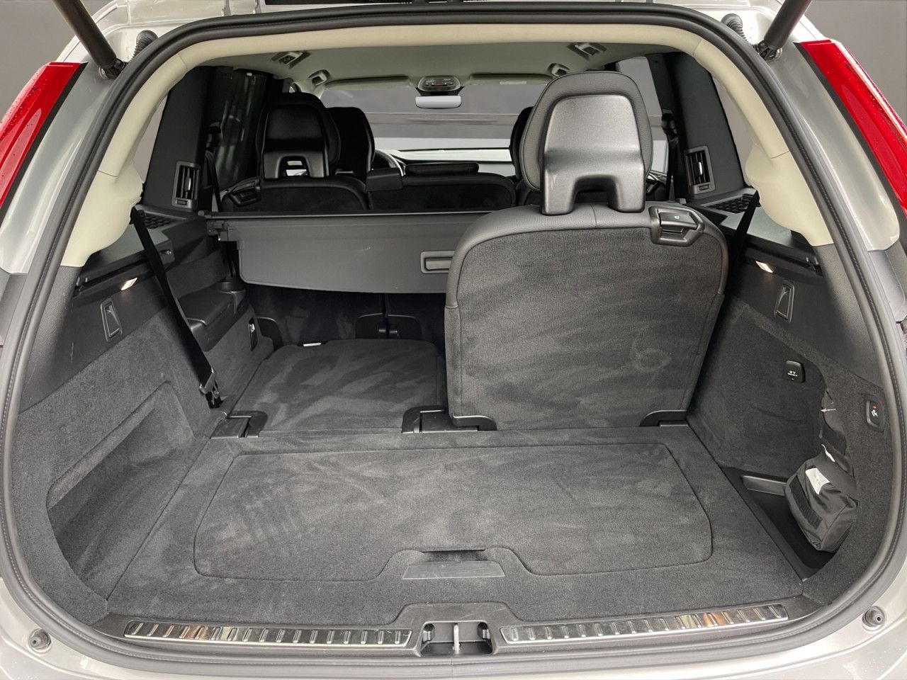 Volvo XC90 T8 AWD Plug-in Plus Dark 7S AHK NAVI