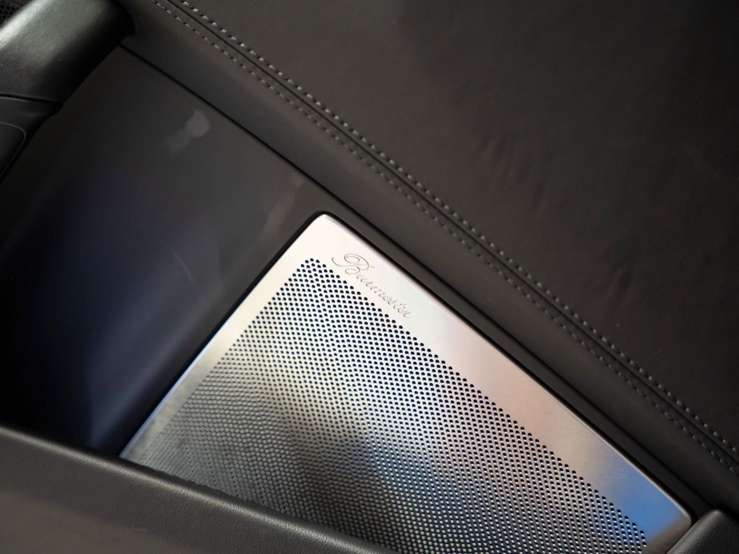 Porsche 992 Turbo S Burmester InnoDrive PCCB Lift-VA