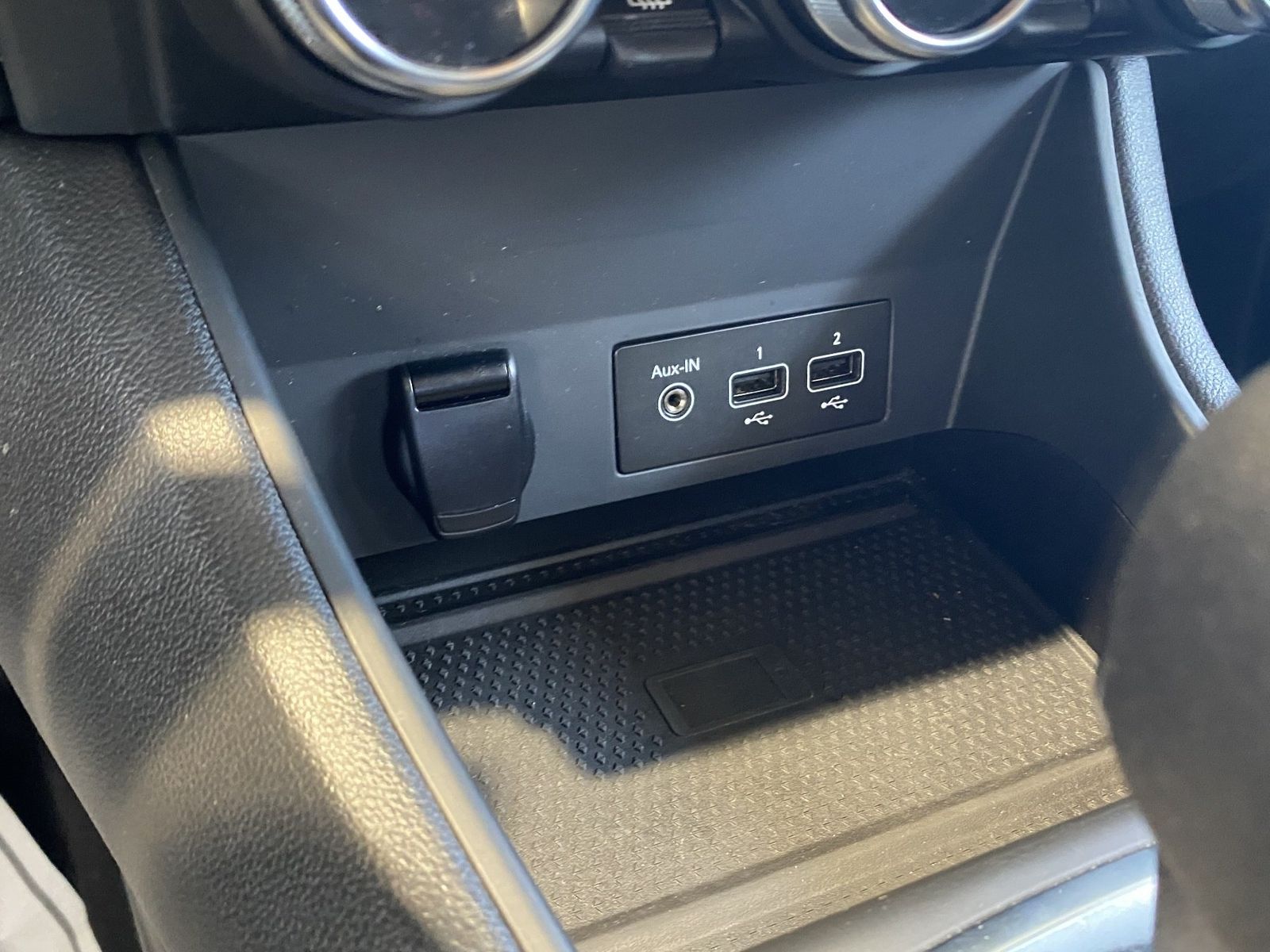 Renault Captur BUSINESS EDITION E-TECH Plug-in - Samsaru's Car Outlet