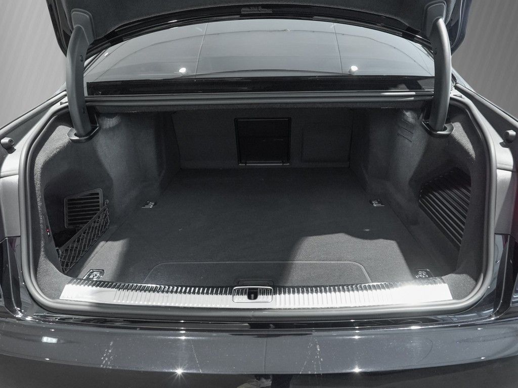 Audi A8 60 TFSIe quattro S line - Samsaru's Car Outlet