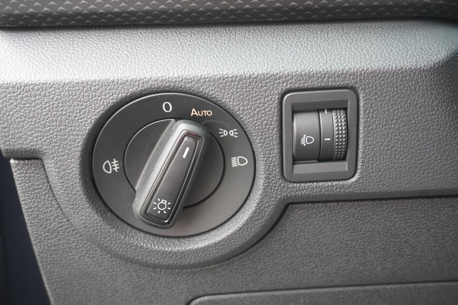 Volkswagen T-Cross 1.0 TSI - Samsaru's Car Outlet