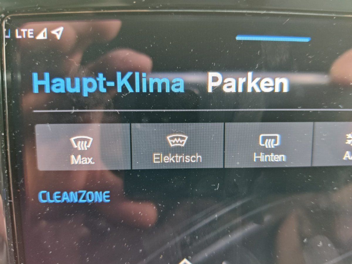 Volvo XC40 B3 Plus Dark 8-fach Aktionspreis