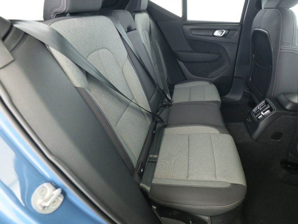 Volvo XC40 T4 Recharge Core Voll-LED AHK Kamera