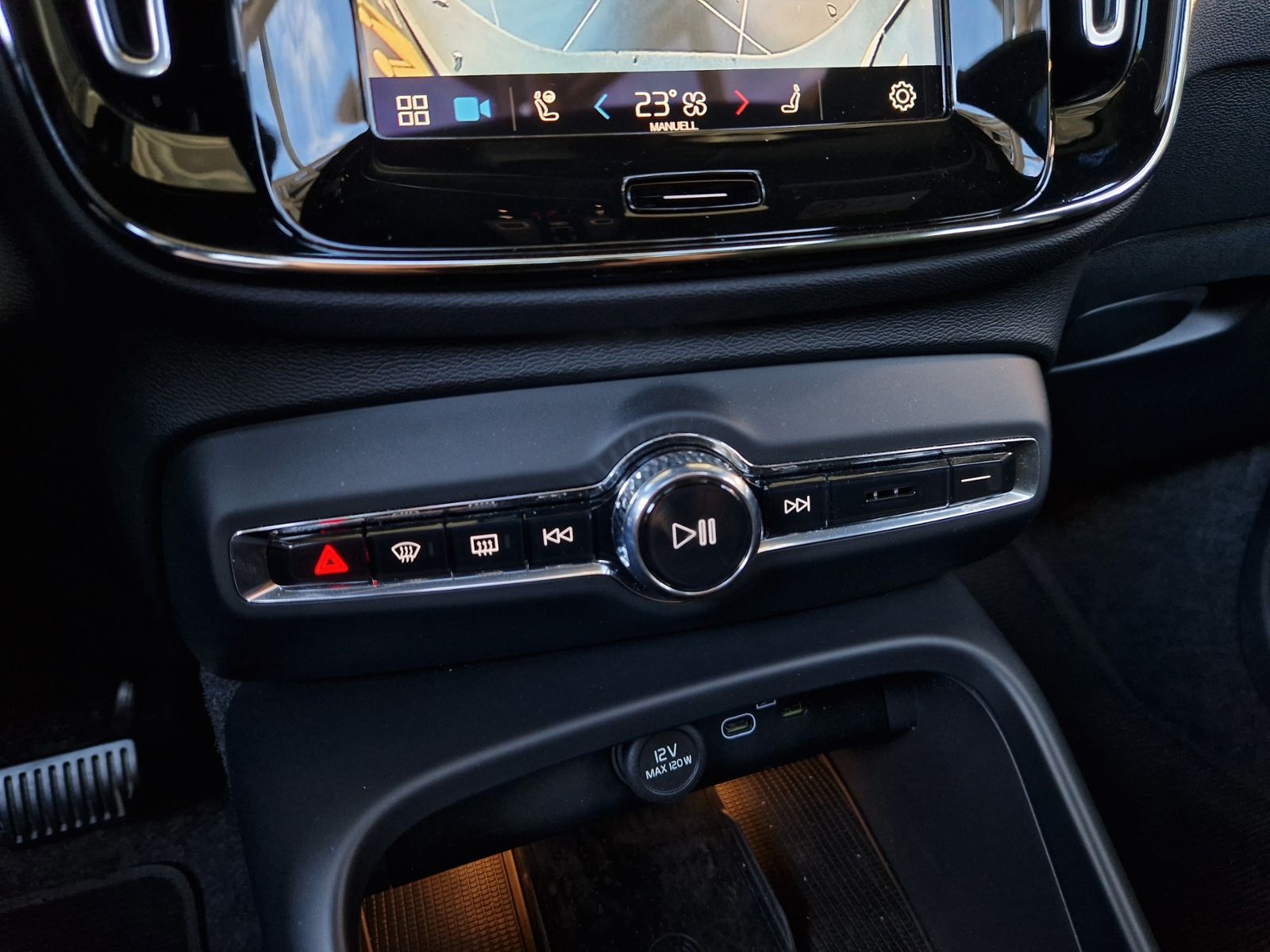 Volvo XC40 Ultra Dark PANO KLIMA ALU AHK NAVI