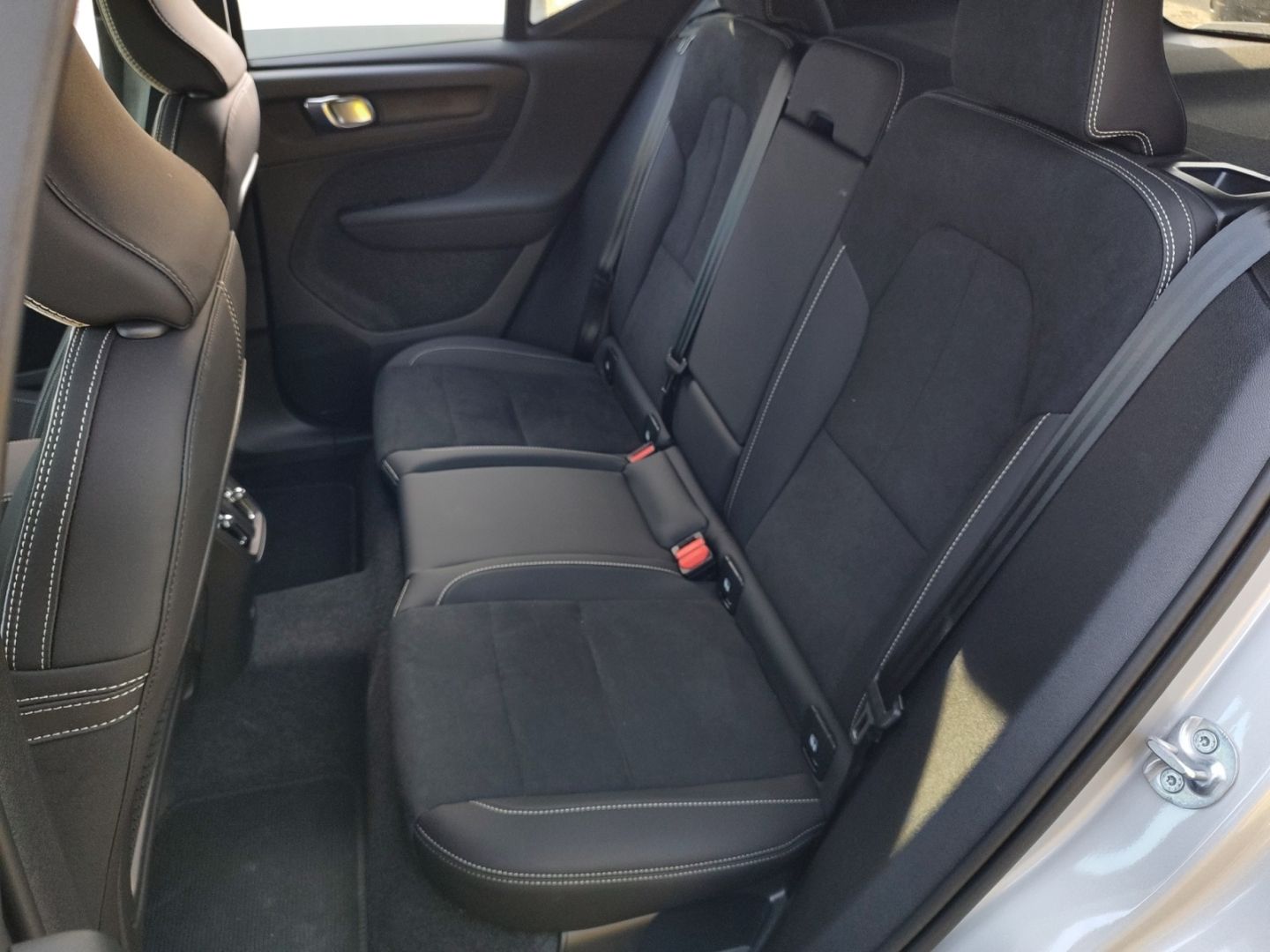 Volvo XC40 Ultimate Pure Electric NAVI AWD AHK ACC eSD