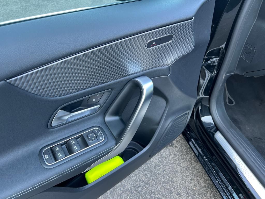 Mercedes-Benz A 180 PROGRESSIVE - Samsaru's Car Outlet