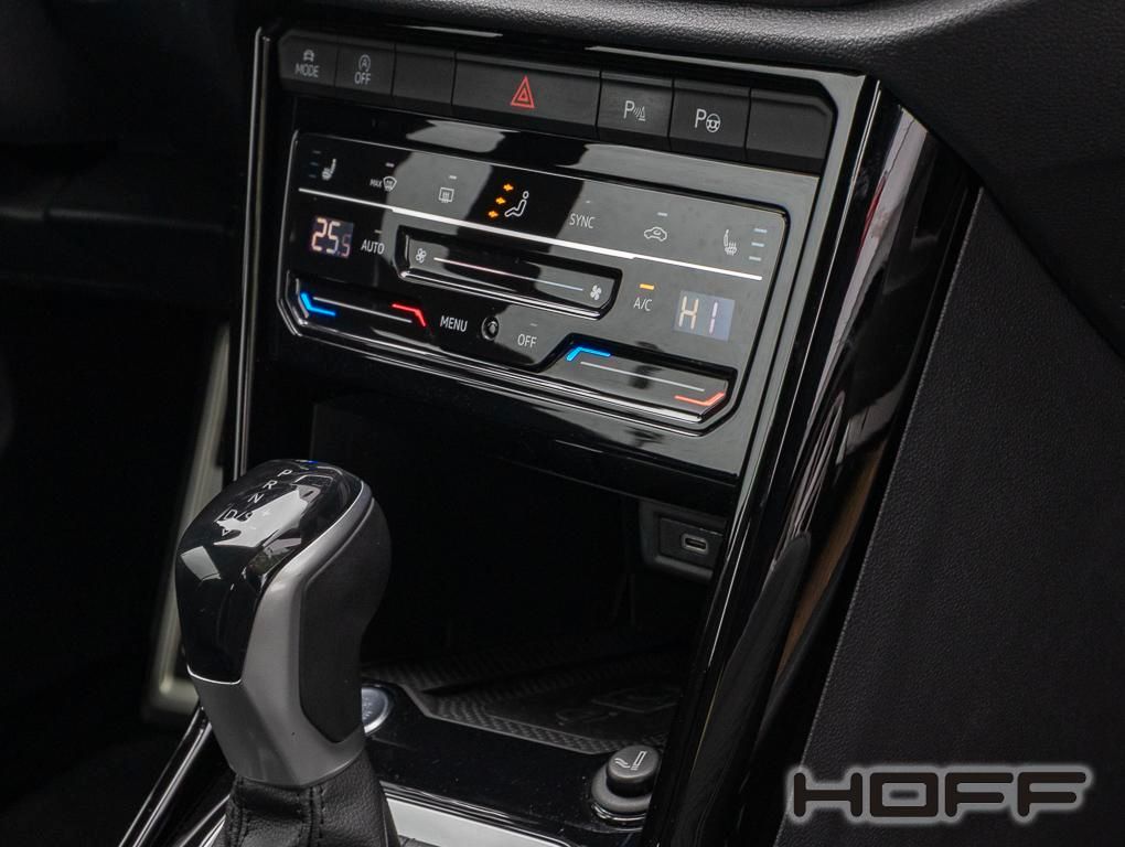 Volkswagen T-Roc R-Line - Samsaru's Car Outlet